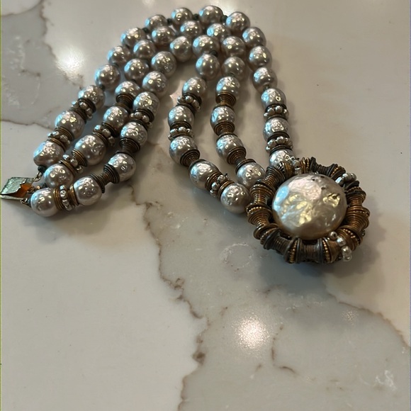 Vintage Signed Miriam Haskell Silver tone Faux Baroque Pearl Bracelet. - Picture 16 of 16